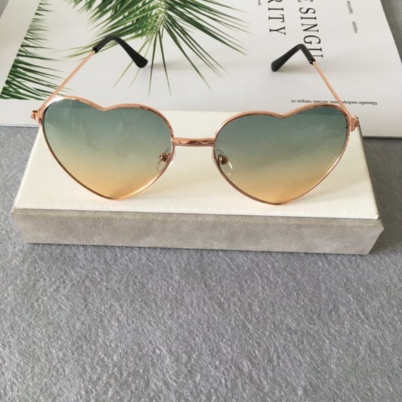 Fashion Sunglasses for Women and Men - Picture 2 of 4